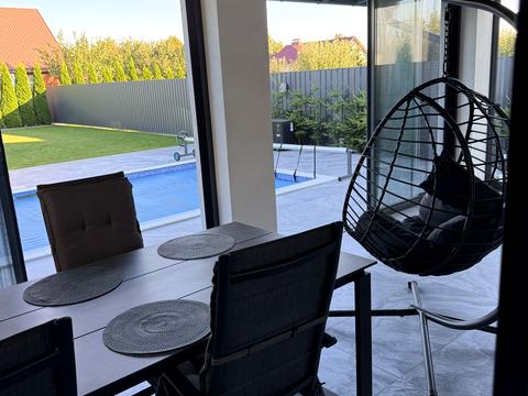 будинок за адресою Освіти