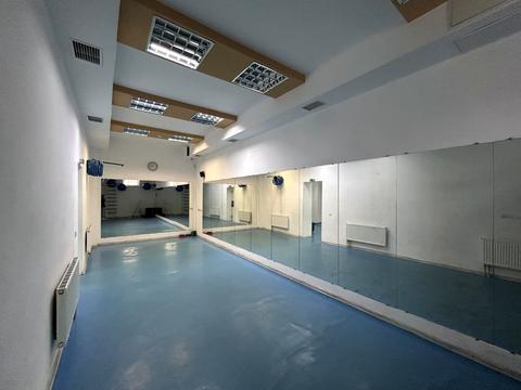 коммерческая по адресу Винники, Ивасюка ул., 48