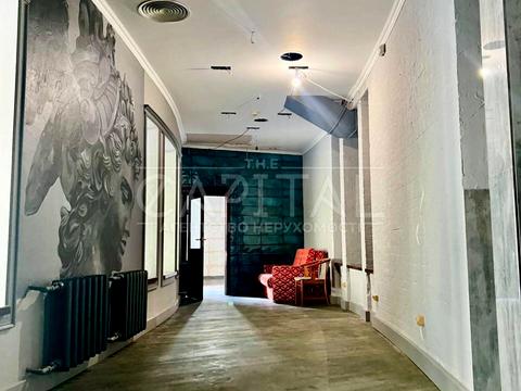 комерційна за адресою Євгена Коновальця вул. (Щорса), 44