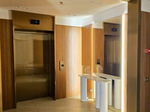 комерційна за адресою Болсуновська вул. (Сергія Струтинського), 21