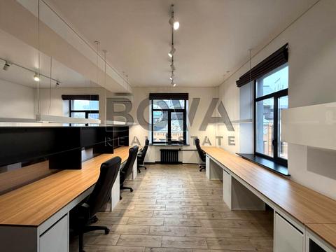 комерційна за адресою Бессарабська пл., 5