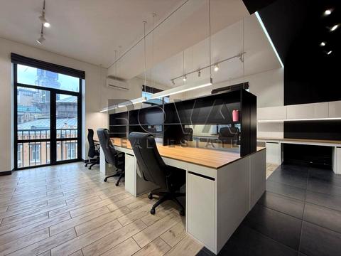 комерційна за адресою Бессарабська пл., 5