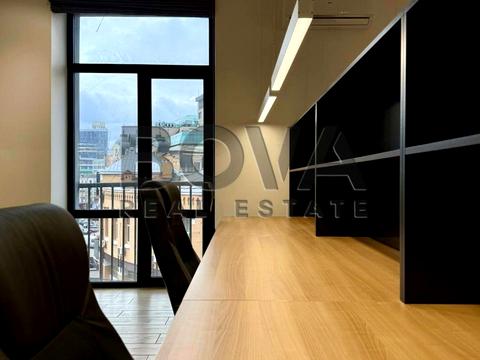 комерційна за адресою Бессарабська пл., 5