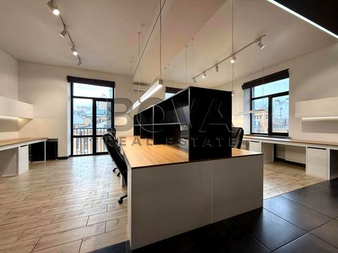 комерційна за адресою Бессарабська пл., 5