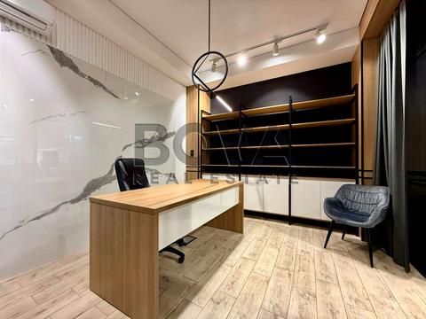 комерційна за адресою Бессарабська пл., 5