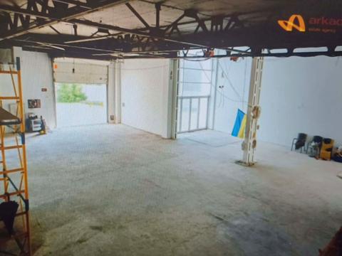 комерційна за адресою Євгена Коновальця вул., 14ж