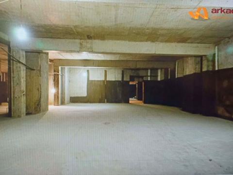 комерційна за адресою Євгена Коновальця вул., 14ж