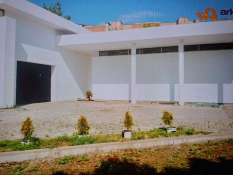 комерційна за адресою Євгена Коновальця вул., 14ж