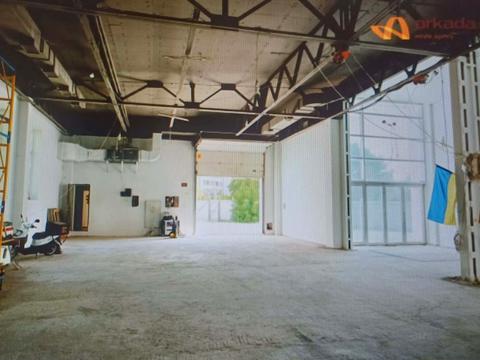 комерційна за адресою Євгена Коновальця вул., 14ж