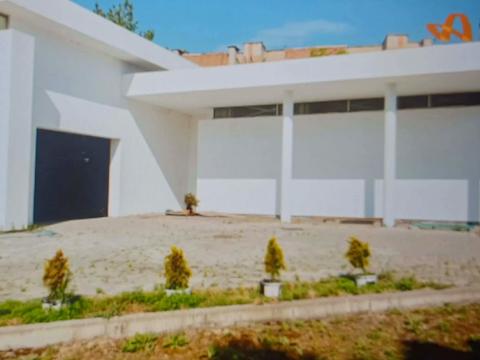 комерційна за адресою Євгена Коновальця вул., 14ж