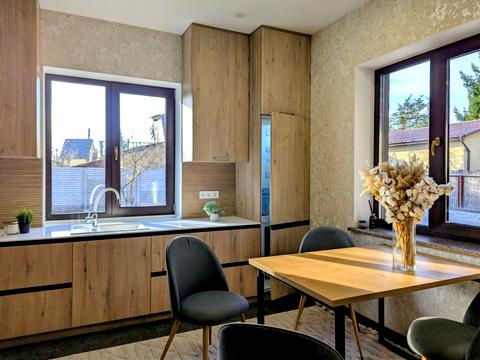 будинок за адресою Вишнева, 47