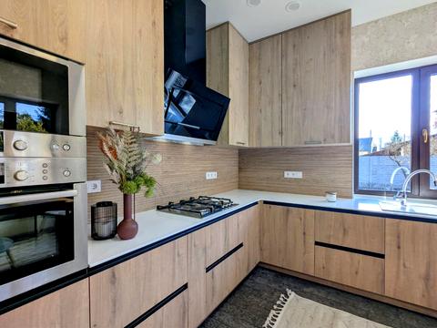 будинок за адресою Вишнева, 47