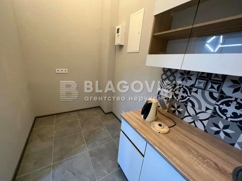 комерційна за адресою Борщагівська вул., 154