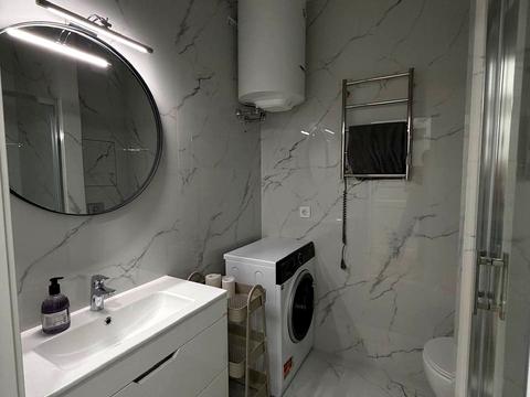 квартира за адресою Салютна вул., 2к18