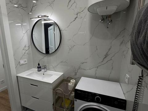 квартира за адресою Салютна вул., 2к18