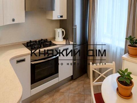 квартира за адресою Князів Острозьких вул. (Московська), 37/2