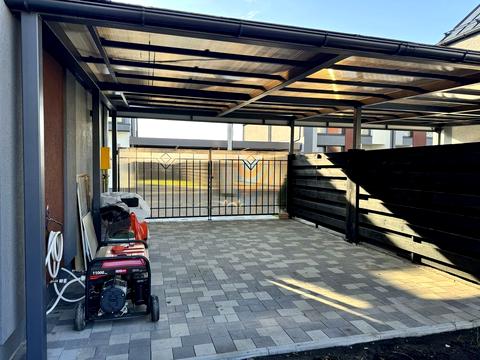 дом по адресу Апрельская ул., 2