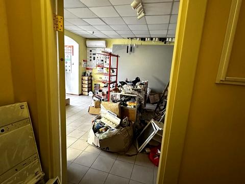 комерційна за адресою Перемоги, 7