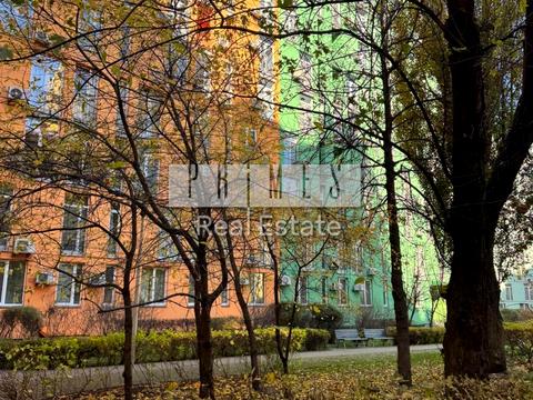 комерційна за адресою Регенераторна вул., 4 к15