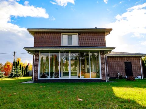 будинок за адресою Молодіжна вул.