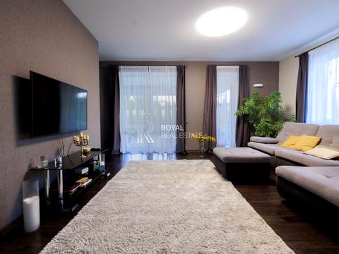 будинок за адресою Молодіжна вул.