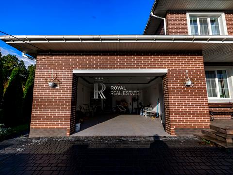 будинок за адресою Молодіжна вул.