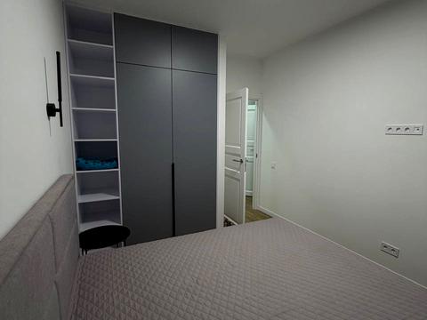 квартира за адресою Салютна вул., 2к18