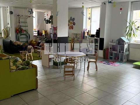 комерційна за адресою Регенераторна вул., 4 к16