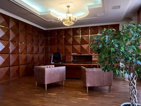 комерційна за адресою Контрактова пл., 10-А