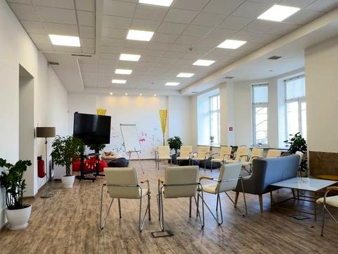 комерційна за адресою Контрактова пл., 10-А