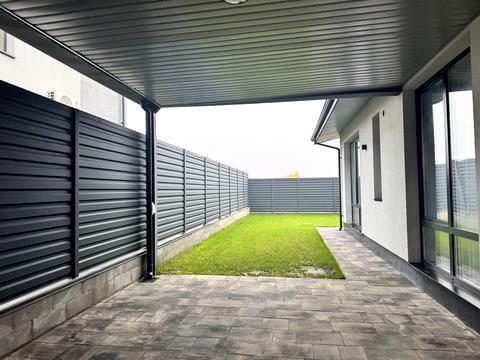 будинок за адресою Вишнева вул.