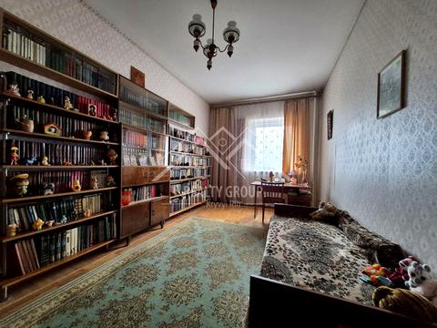 будинок за адресою с. Новоіванівка, Родини Харченків, 70