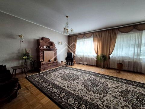 будинок за адресою с. Новоіванівка, Родини Харченків, 70