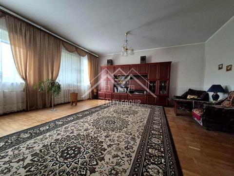 будинок за адресою с. Новоіванівка, Родини Харченків, 70