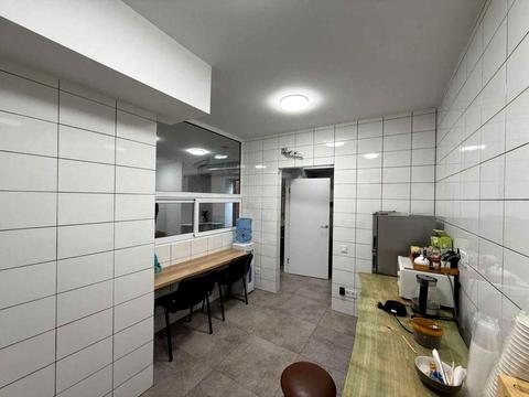 комерційна за адресою Коломийський пров., 17/31а