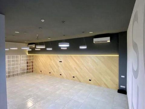 комерційна за адресою Деміївська вул., 13