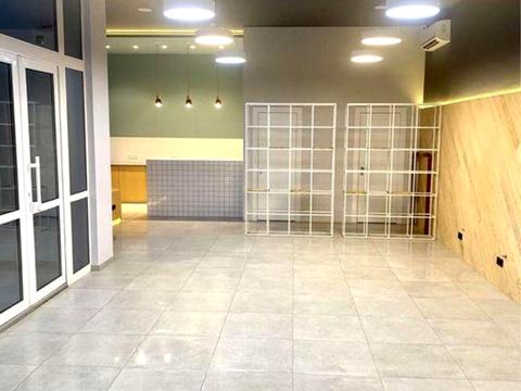 комерційна за адресою Деміївська вул., 13