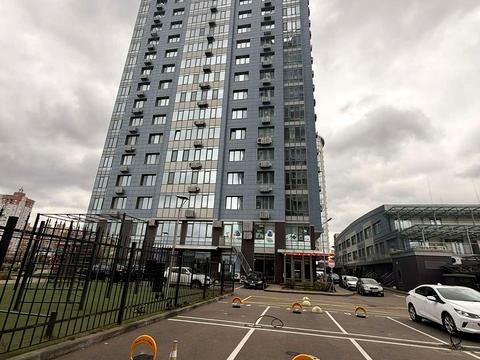 паркомісце за адресою Трускавецька вул., 8