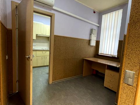 комерційна за адресою Миколи Міхновського бульв. (Дружби Народів), 14-16