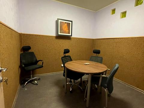 комерційна за адресою Миколи Міхновського бульв. (Дружби Народів), 14-16