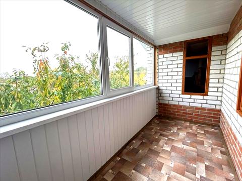 будинок за адресою с. Їжаківка, Центральна, 1