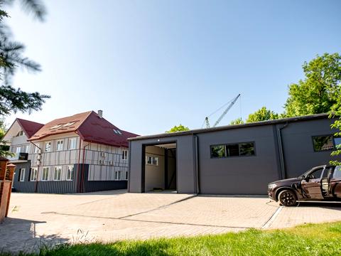 комерційна за адресою Євгена Чикаленка вул., 26