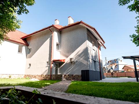 комерційна за адресою Євгена Чикаленка вул., 26