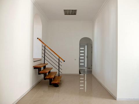 комерційна за адресою Євгена Чикаленка вул., 26