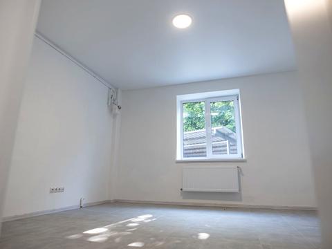 комерційна за адресою Євгена Чикаленка вул., 26