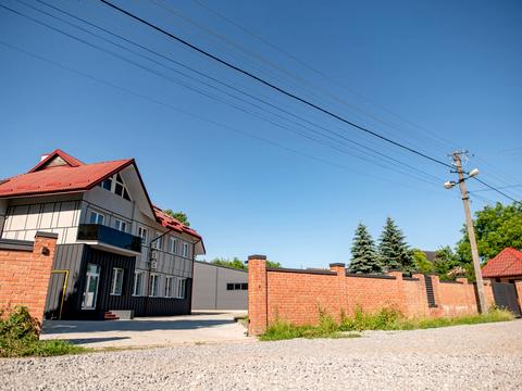 комерційна за адресою Євгена Чикаленка вул., 26