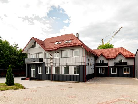 комерційна за адресою Євгена Чикаленка вул., 26