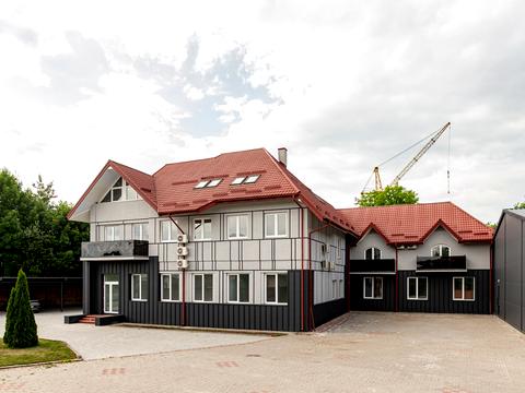 комерційна за адресою Євгена Чикаленка вул., 26