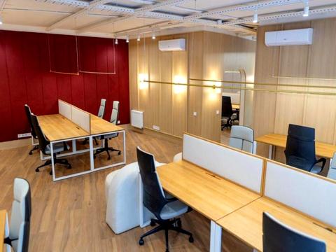 комерційна за адресою Буслівська вул., 12