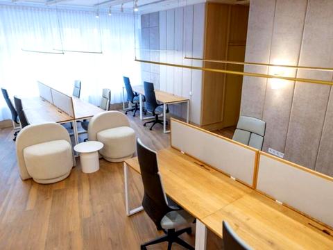 комерційна за адресою Буслівська вул., 12